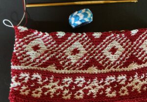 かぎ針編みの２色編み込み